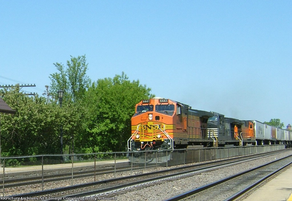BNSF 4441 on 05/07/2006